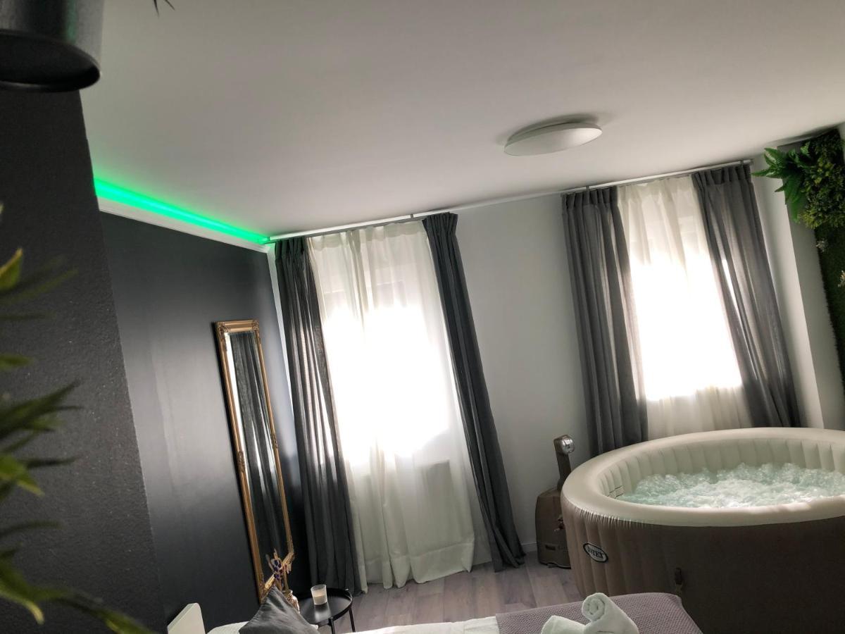 Apartment Zagreb Jacuzzi ภายนอก รูปภาพ