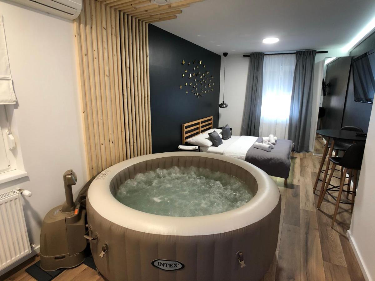 Apartment Zagreb Jacuzzi ภายนอก รูปภาพ