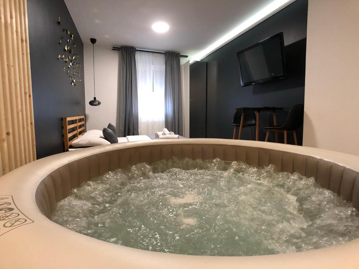 Apartment Zagreb Jacuzzi ภายนอก รูปภาพ